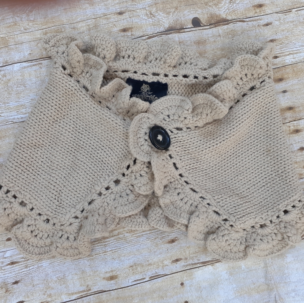 Nick & Mo cream knit Cape sweater top